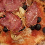 Elvy’s Neapolitan Pizza Nourriture