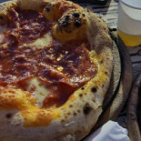 Elvy’s Neapolitan Pizza Nourriture