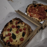 Elvy’s Neapolitan Pizza Nourriture