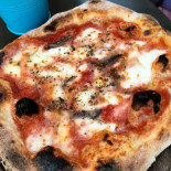 Elvy’s Neapolitan Pizza Nourriture