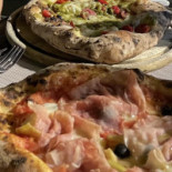 Elvy’s Neapolitan Pizza Nourriture
