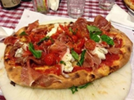 Pizza E Cucina food
