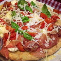 Pizza E Cucina food