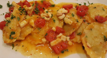 Pizza E Cucina food