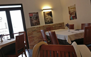 Al Fondaco Del Conte inside