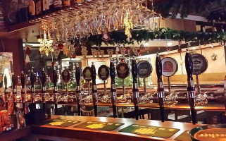 Birreria Bistrot Lowenhaus inside
