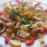Mama Lake food
