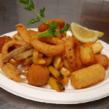 Mama Lake food
