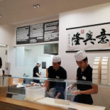 Noodles&sushi Dentro