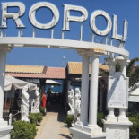 Acropoli outside