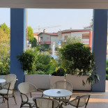 Mondial outside