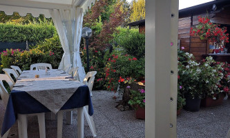 Pizzeria Da Gimo outside