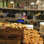 Brutti Belli À l'intérieur