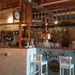 Pomm Focaccia&cocktail Dentro