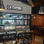 Pomm Focaccia&cocktail Dentro