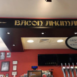 100 Montaditos inside