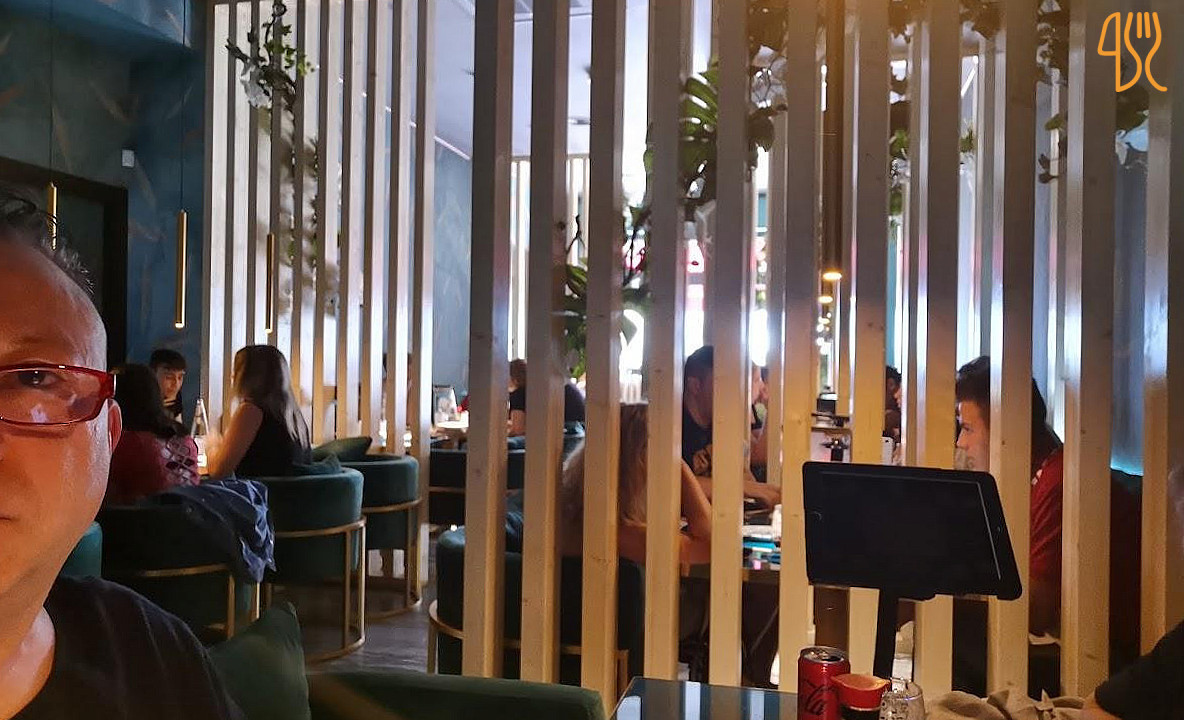 Ly Sushi À l'intérieur