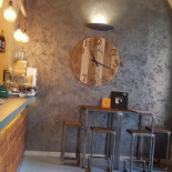 Kaboom Cafe' Dentro