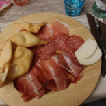 Calaluna Pizzeria A Ravenna food