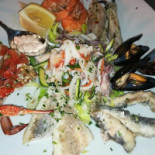 Calaluna Pizzeria A Ravenna food