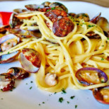 Calaluna Pizzeria A Ravenna food