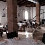 Trattoria La Vecchia Reggio inside