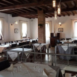 Trattoria La Vecchia Reggio inside