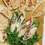Il Vico Della Torretta food
