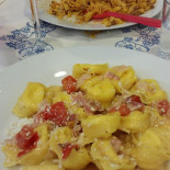 Le Crescentine Di Novella food