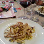 Le Crescentine Di Novella food