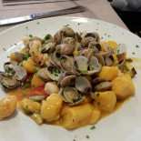 Le Crescentine Di Novella food