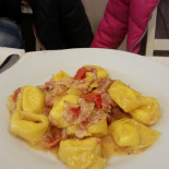 Le Crescentine Di Novella food