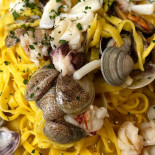 Le Crescentine Di Novella food