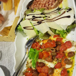 Le Crescentine Di Novella food