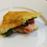 Le Crescentine Di Novella food