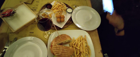 Binario 7 food