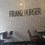 Franz Burger À l'intérieur