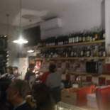 Sospeso Enoteca • Vini Naturali E Cucina À l'intérieur