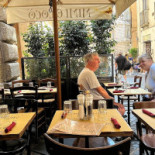 Mimì E Cocò À l'intérieur