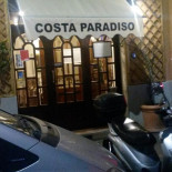 Il Nuovo Sorriso outside