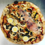Central Pizza Nourriture