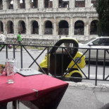 Oppio Caffè Extérieur