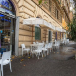 Oppio Caffè Extérieur