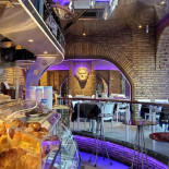 Oppio Caffè À l'intérieur