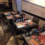 T-bone Station Dentro