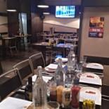 T-bone Station Dentro