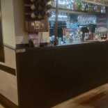 T-bone Station Dentro