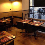 T-bone Station Dentro