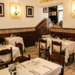 Alla Lanterna Almari À l'intérieur