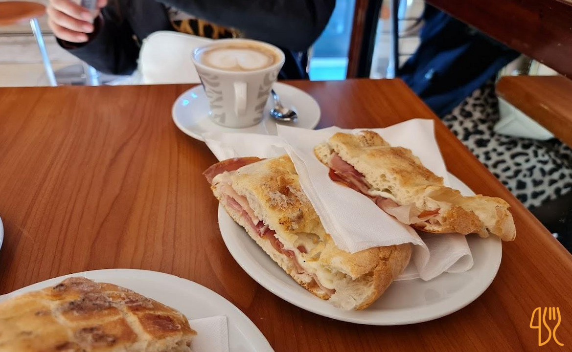 Neapolis Caffè Nourriture